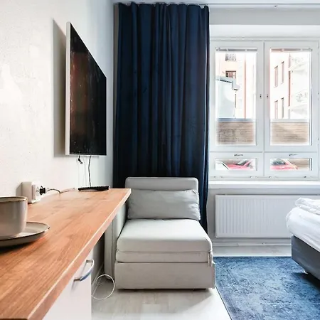Compact Center Apartment *